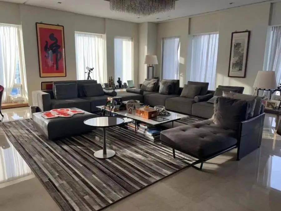 发家奢侈品滑落影视圈吴亦凡前老板豪宅被强拍还债