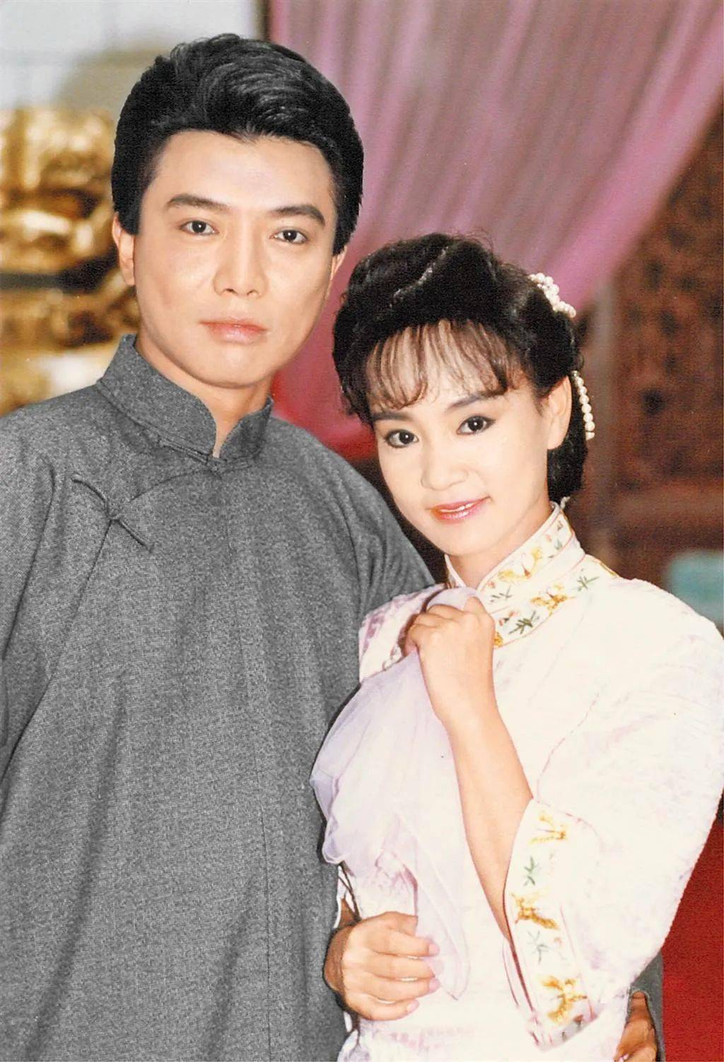 据说两人分手是因为张佩华特别抠门,帅哥特别抠门好像是一个惯例.