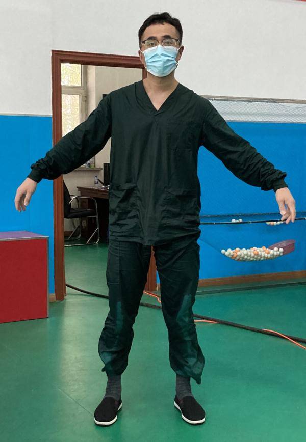 巴彦县|多喝水也不怕上厕所，因为汗水湿透了全身！守一道门，护一城人！