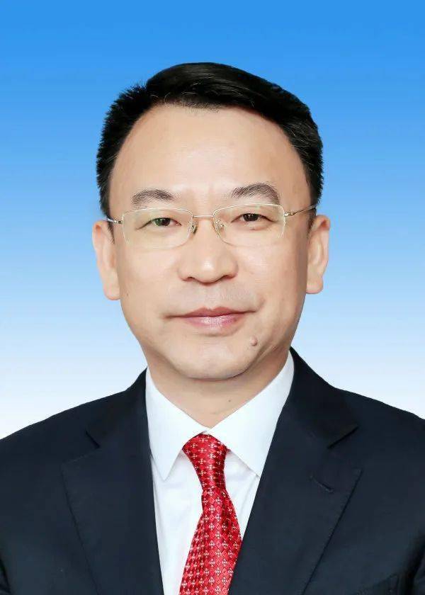 汉族,1967年12月生,在职研究生,中共党员,现任江西省九江市委书记