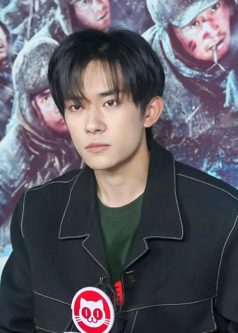 长津湖发布易烊千玺剃头花絮网友笑称千玺拍戏太废头