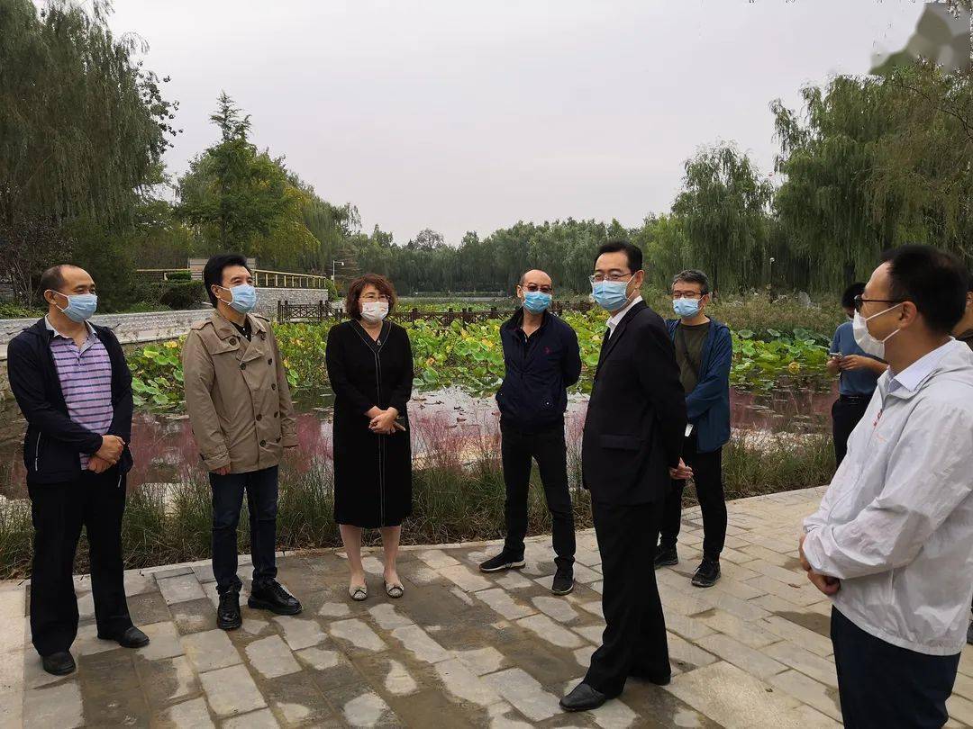 9月30日上午,东城区委常委,副区长陈献森带队到龙潭西湖公园进行安全