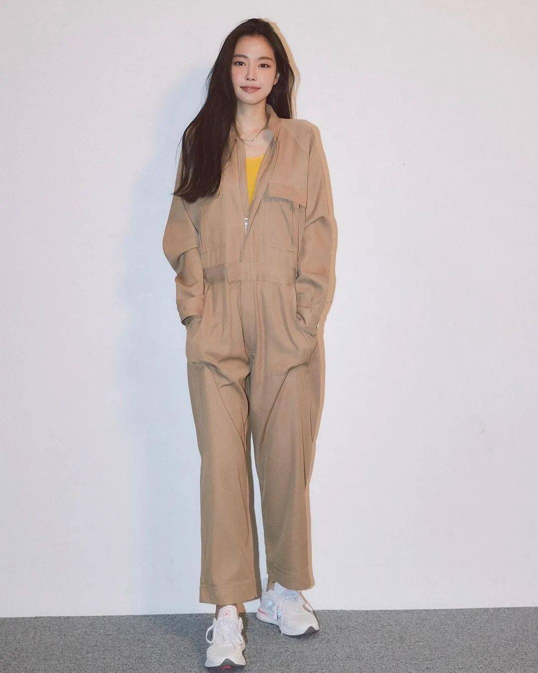 进行 秋冬就是要把棕色玩出彩