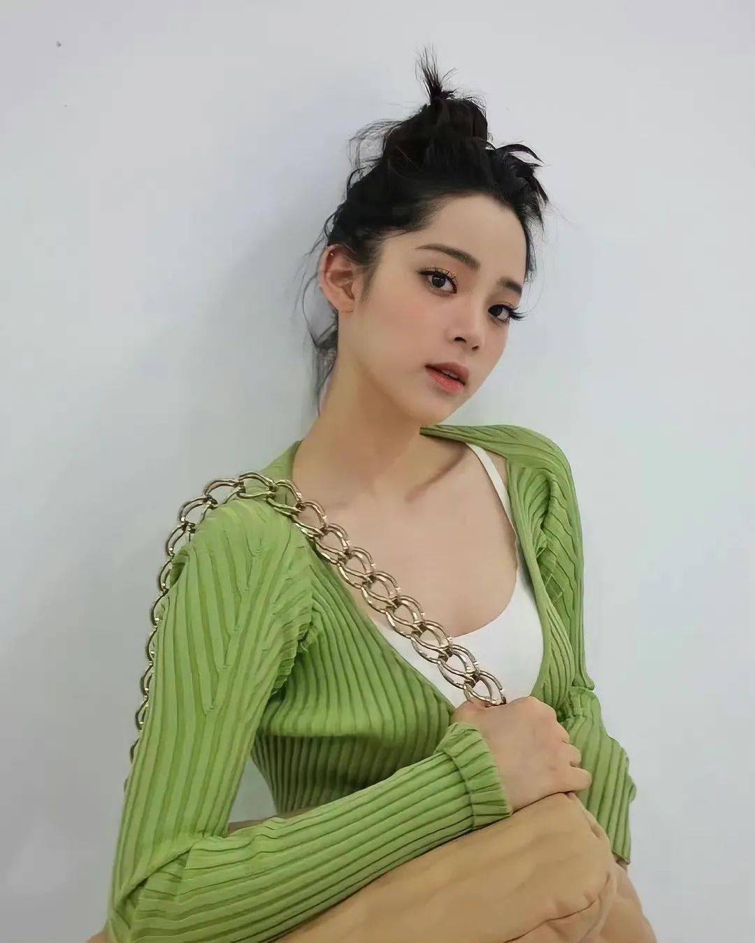 进行 秋冬就是要把棕色玩出彩