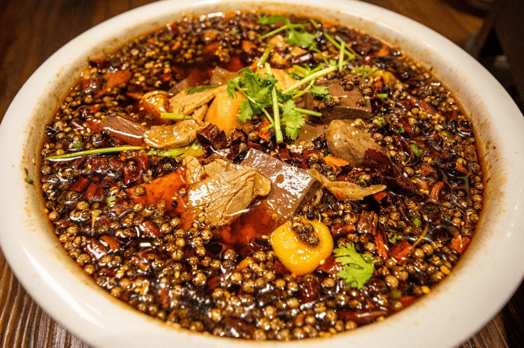 鲜香麻辣正宗川菜 创新江湖菜尽在名厨一楼!文末还有超值优惠等你来!