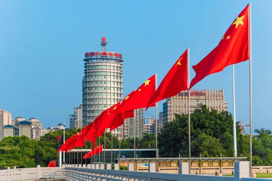 祖国颂 | 广州满眼"中国红"!千架无人机上演天空之舞