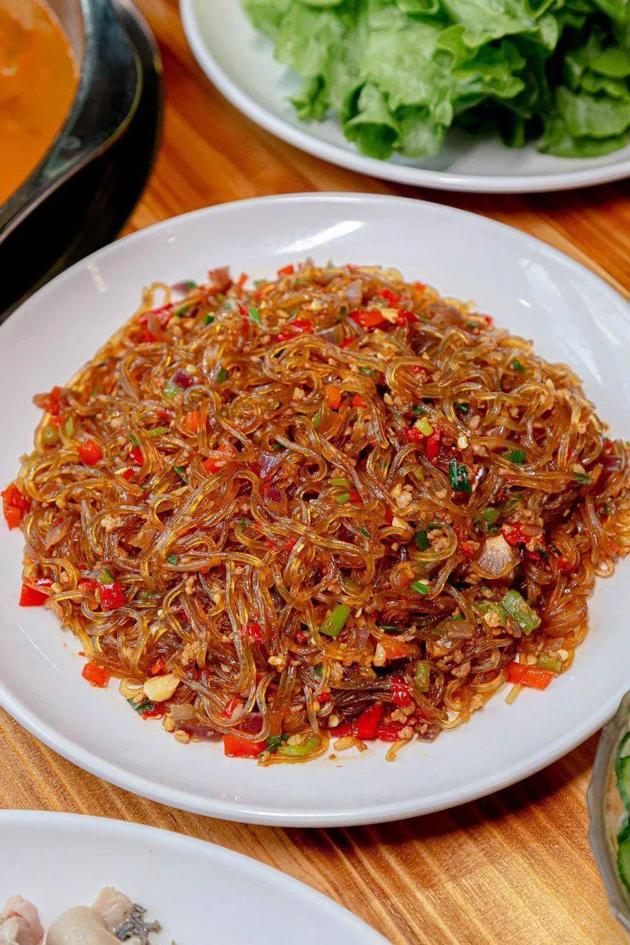 来自山上的旱藕制成的藕粉,口感有点类似粉丝,带着旱藕的独特香气.