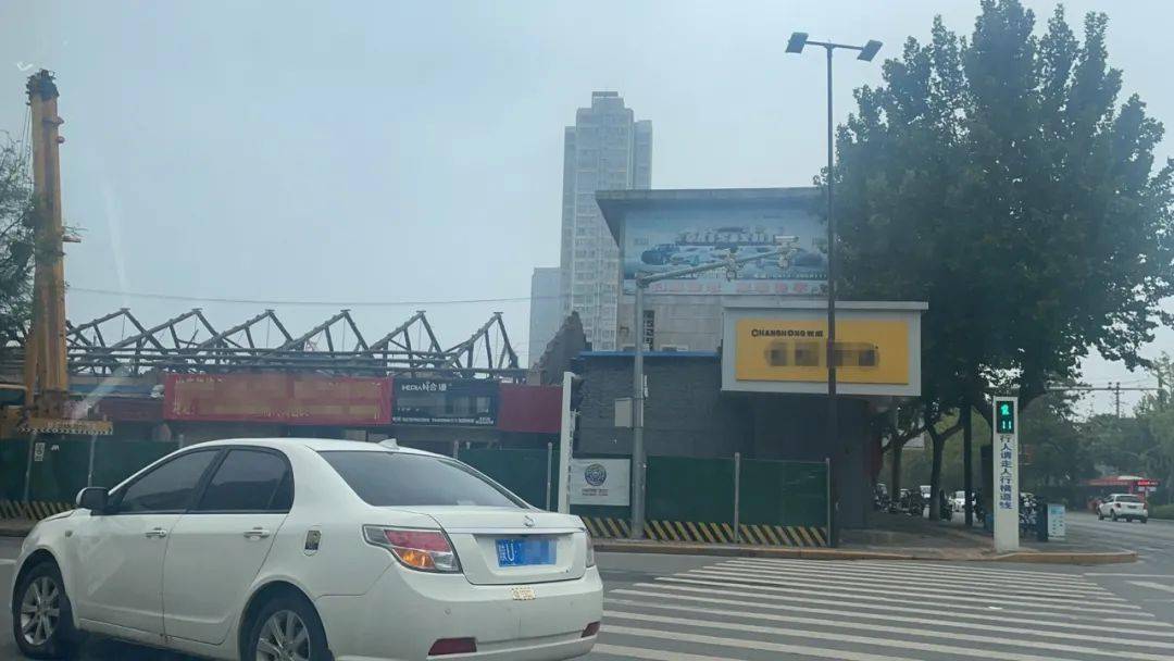 拆除了近日,渭南前进路与三马路十字西北角1渭南三马路这里开始拆除!