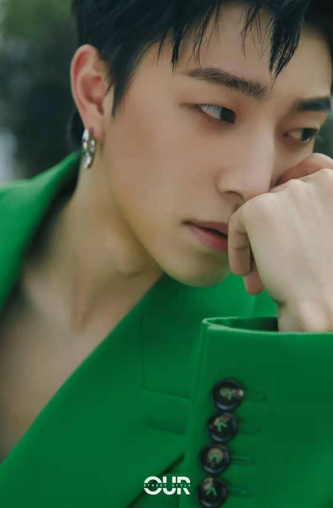 王佳文 落叶缤纷,和赵雅芝 张欣尧 徐梦洁 王紫璇 共同探寻深秋色彩