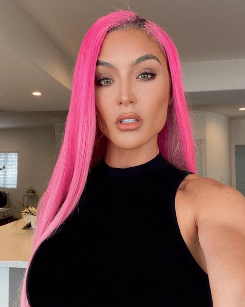 【营养跟不上】虽然摔角不行,但wwe的宣传,海报从不少她