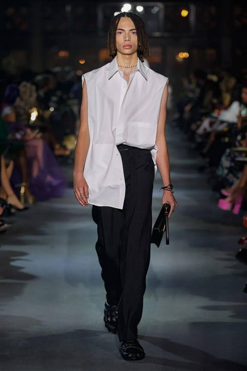 廓形 Valentino 2022 春季系列发布，刺绣、蕾丝、印花…… 尽显高级！