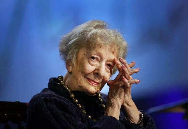 一切都是我的却是短暂的借用辛波斯卡