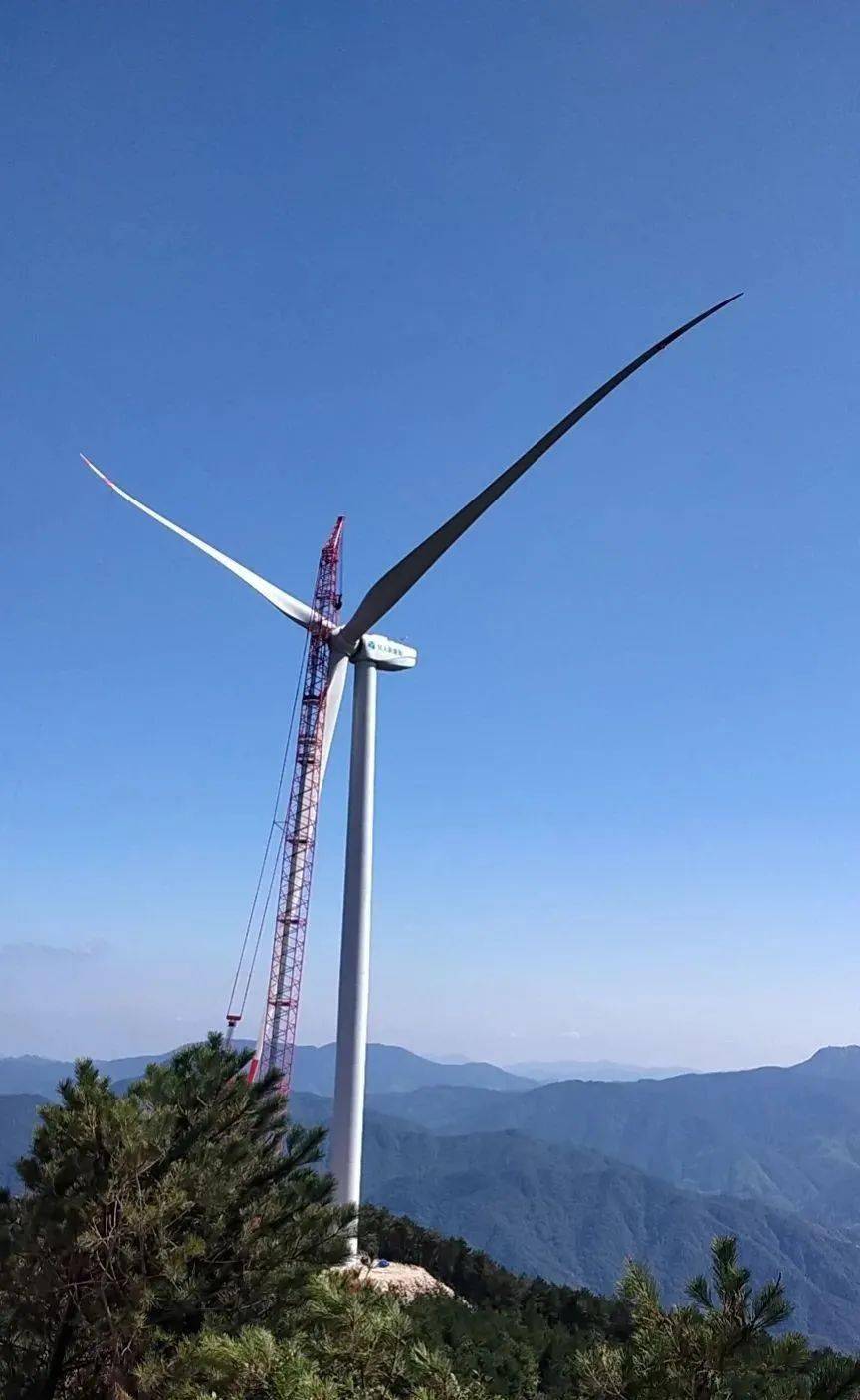 即將投產永嘉首臺風力發電機組安裝完成