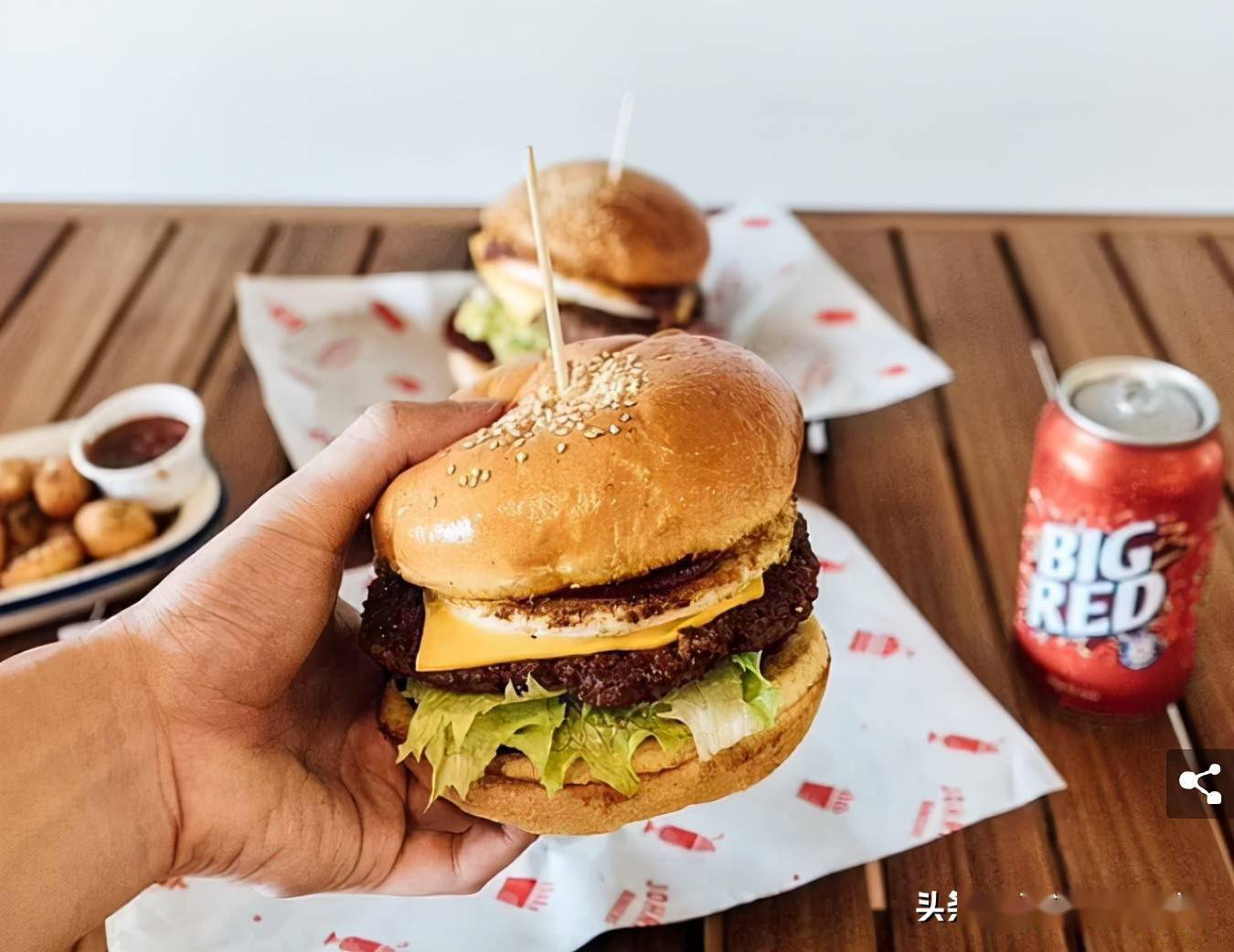 澳餐厅出售chingchong汉堡被指种族歧视网友老板竟是亚裔