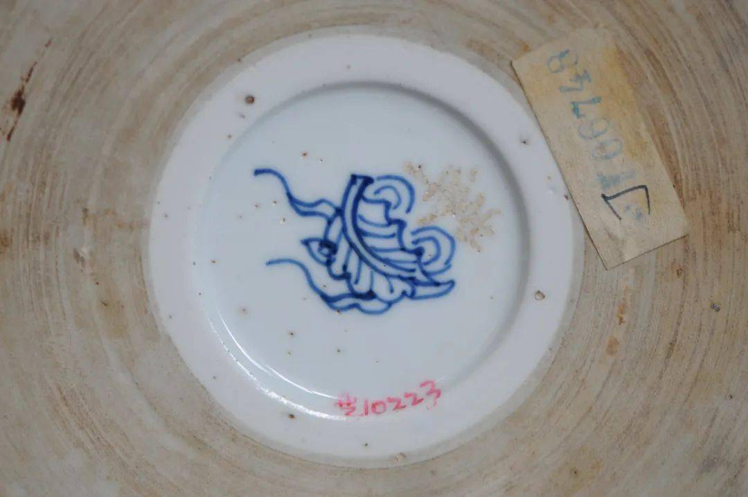 旧家蔵出『清 釉下三彩山水紋筆筒 康熙年製款 共箱』