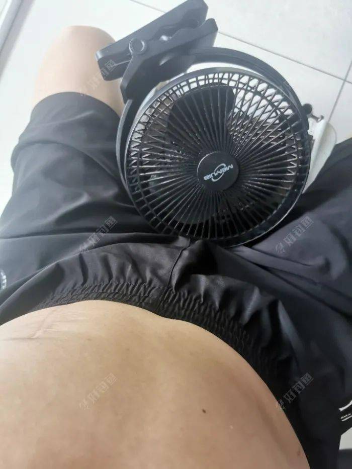 手机支架制作过程图片 a13834c513e247eab2c80b116837e154.jpeg