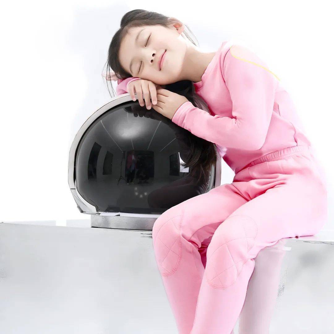 设计 宇航服做的“烫手”秋衣！锁温保暖还会自己发热，冬天滚雪地穿它准没错！