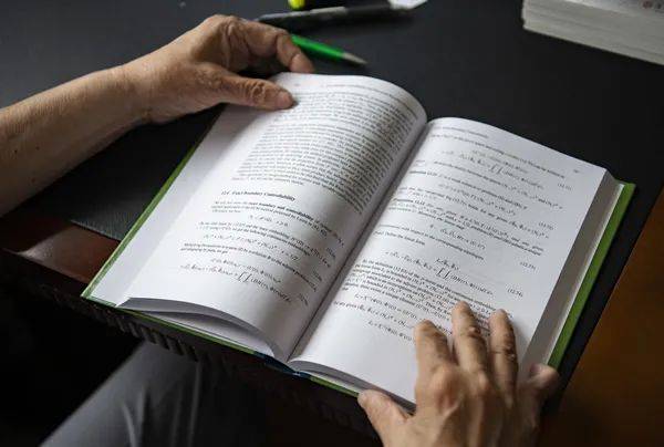 奠基人|中国现代应用数学奠基人之一李大潜：学生需要鼓励，不是打压，更不能以一时的分数论英雄