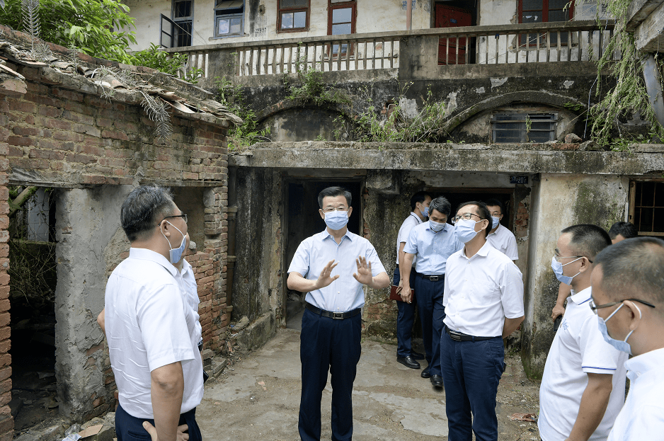 10月5日下午,市委副书记,市长庄悦群到茂南区,调研河西历史文化保护
