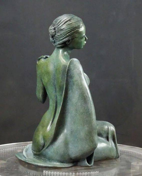 deville-chabrolle | 女性的柔软与脆弱_雕塑