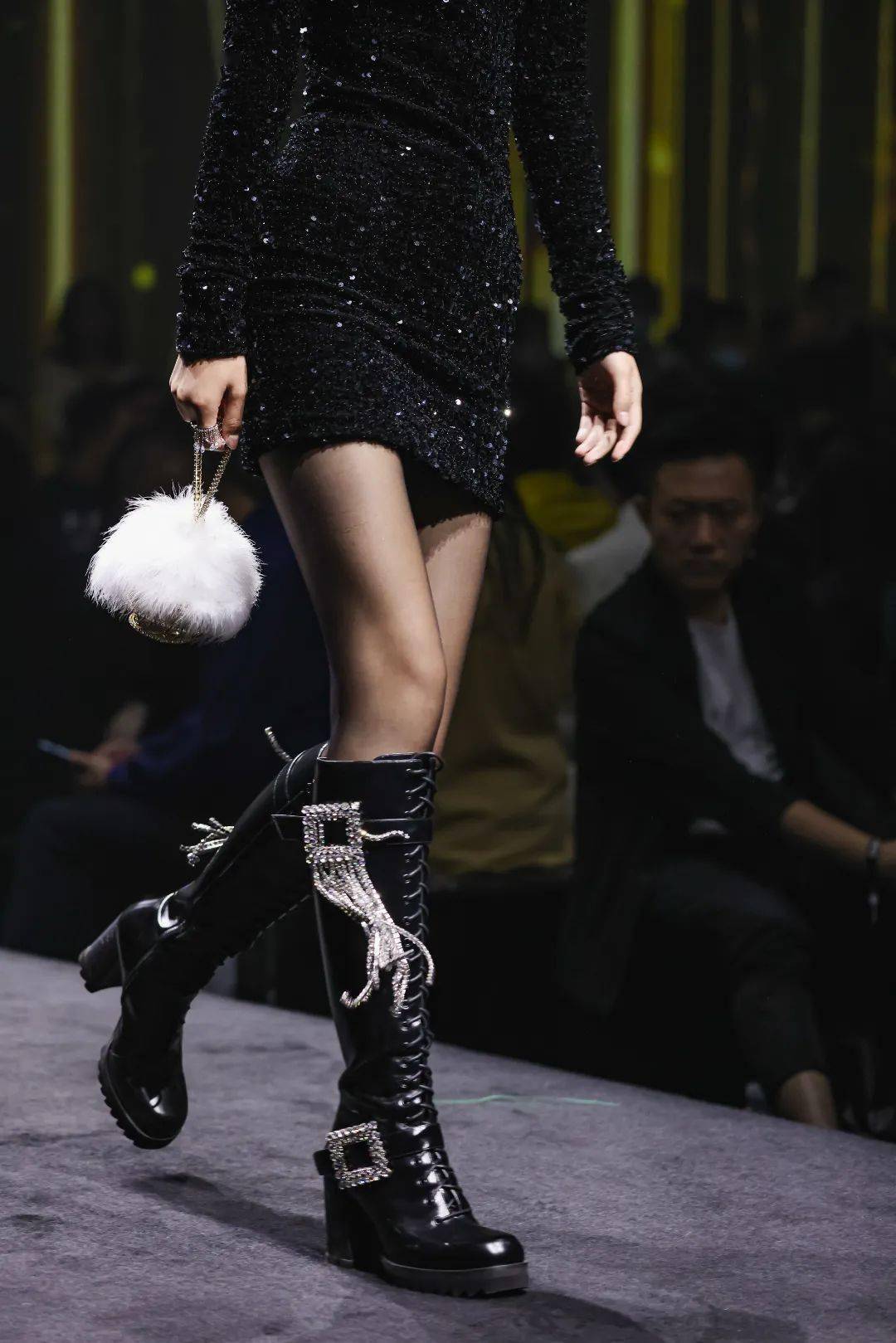 品牌 鞋王驭风逐梦，长跑者加速