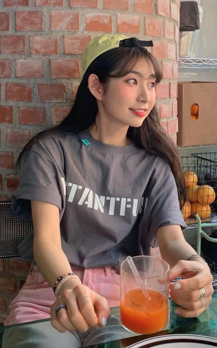 韩系 4 位宝藏 Ins 博主分享，我的穿搭都从这里取经