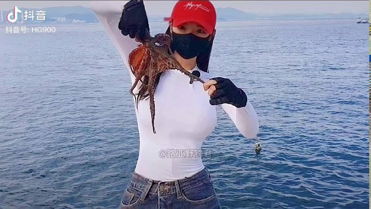 韩国路亚女钓手安贞恩钓章鱼照片朋友们那张照片比较好看韩国路亚女钓