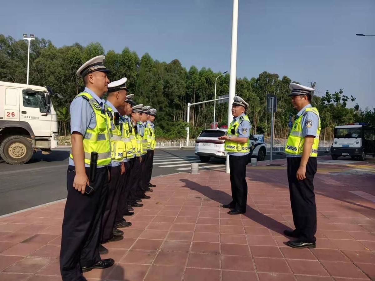 坚守168小时 海南省儋州公安交警圆满完成国庆交通安保任务