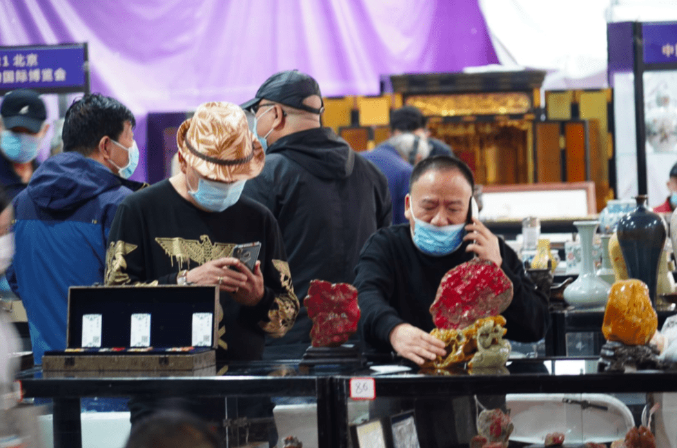交易会|来潘家园“淘宝”！民间收藏艺术品展示交易会开幕