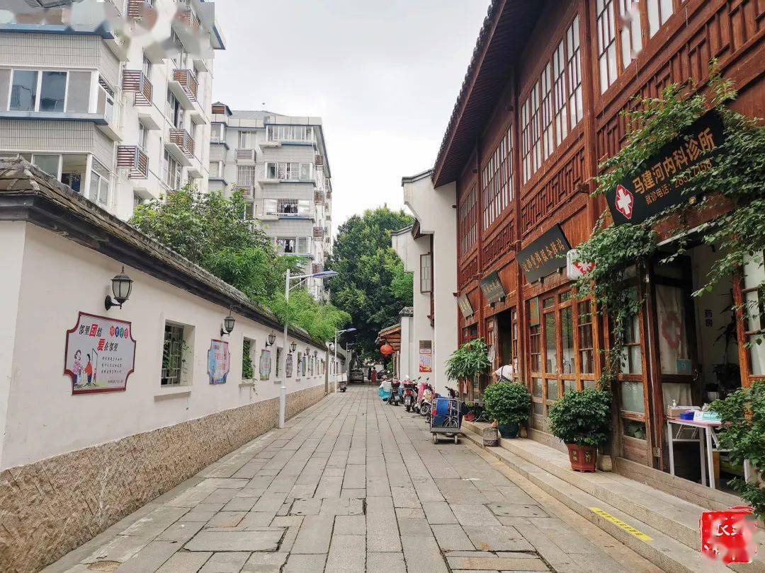 生活军门社区位于福建省福州市鼓楼区中心最繁华地段,隶属于东街街道