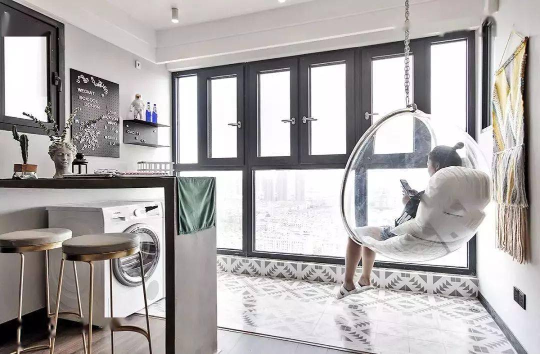 在阳台靠窗的位置装个小吧台,喝茶观景,不要太惬意!