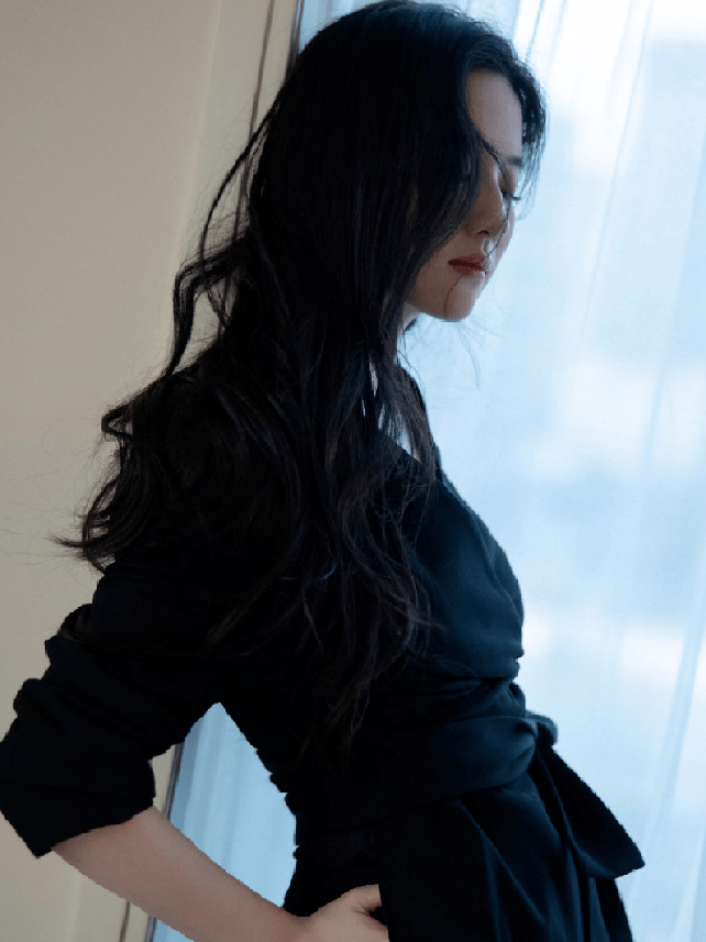 什么 仙女风out！2021爆火的“恶女风”才真的又飒又迷人！