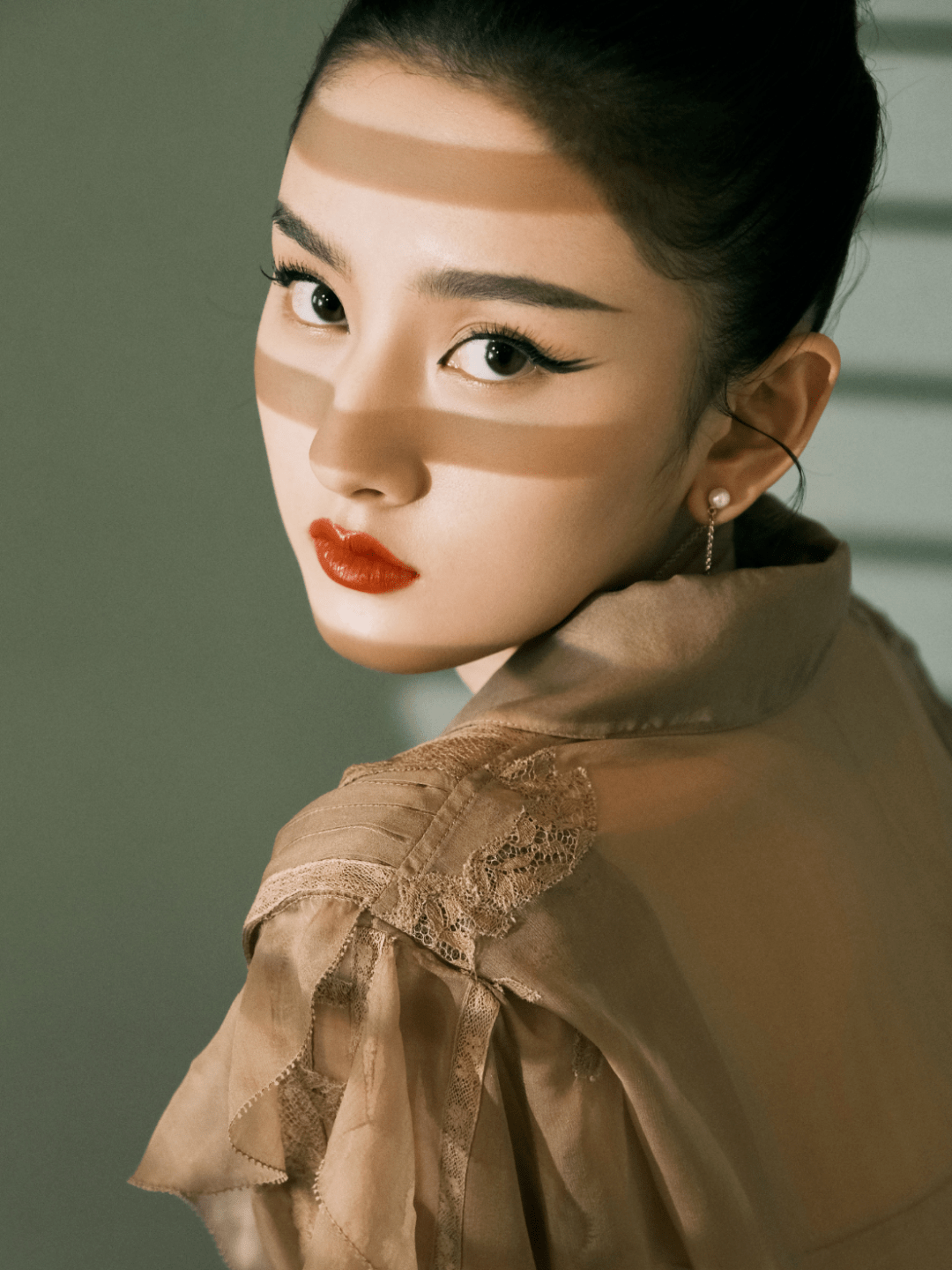 什么 仙女风out！2021爆火的“恶女风”才真的又飒又迷人！