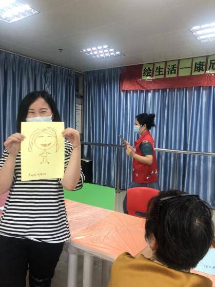 添点|给生活添点色彩！莲花街道康欣社区开展全职妈妈绘画小组活动