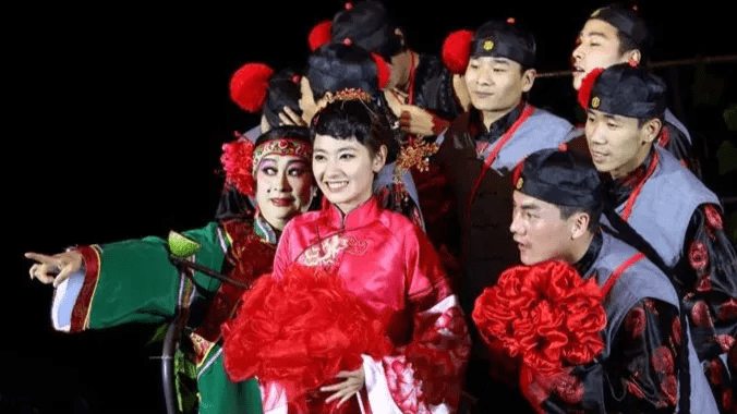 《宏村·阿菊》演出 图片源于网络03"黟路有戏"主题民宿展762021