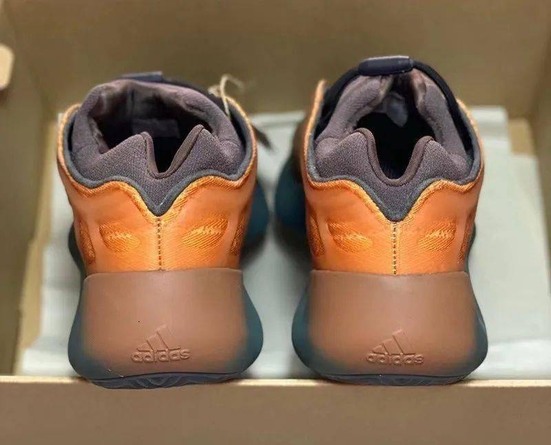 科技 质感奢华！「兵马俑」Yeezy 700 V3 最新实物曝光！