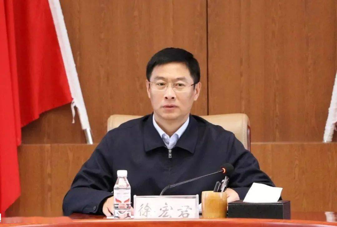 专题会议县委副书记政府县长徐宏君主持召开研究秸秆综合利用和有效