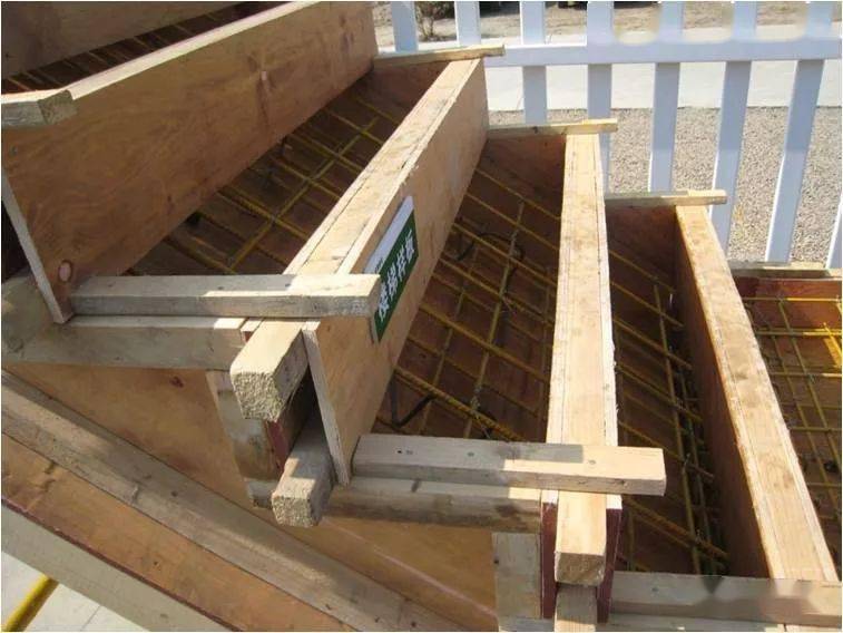 楼梯钢筋,模板楼梯钢筋,模板楼梯支模楼梯支模悬挑板支模楼梯施工缝留