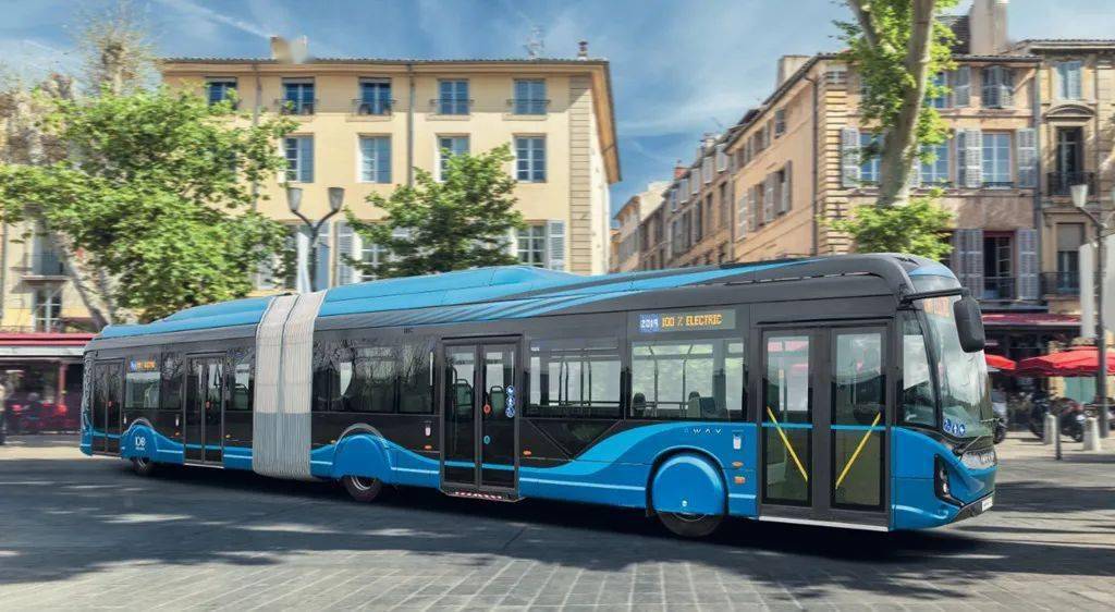 依维柯e-way纯电巴士 多款车型覆盖9.5米至18米长度