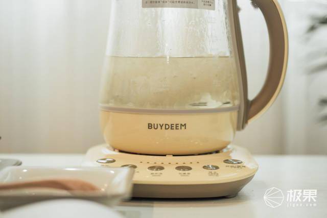 厨艺厨艺小白也能做出软糯银耳羹？一键温泡智能控温，美味营养双重兼顾