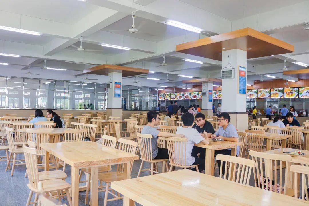 慕了又有两所高校的同学喜提新食堂