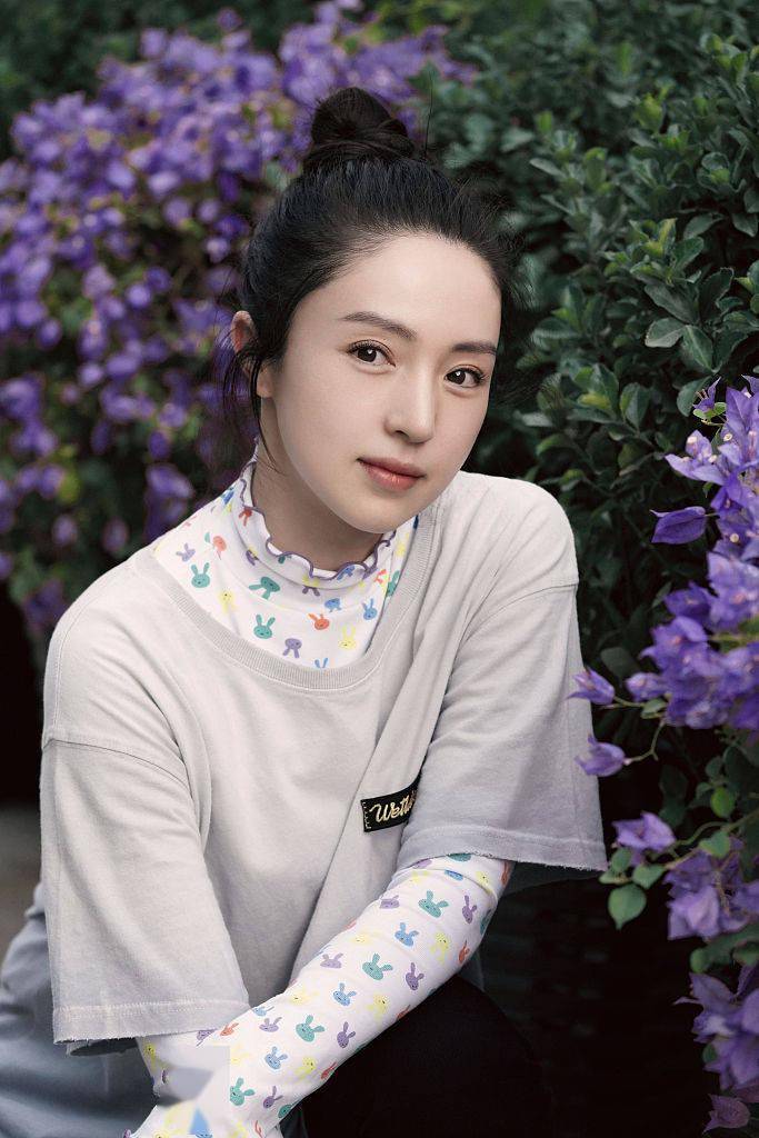 黑色 打底衫不再只是“打底”衫 多样穿法秒变时髦精