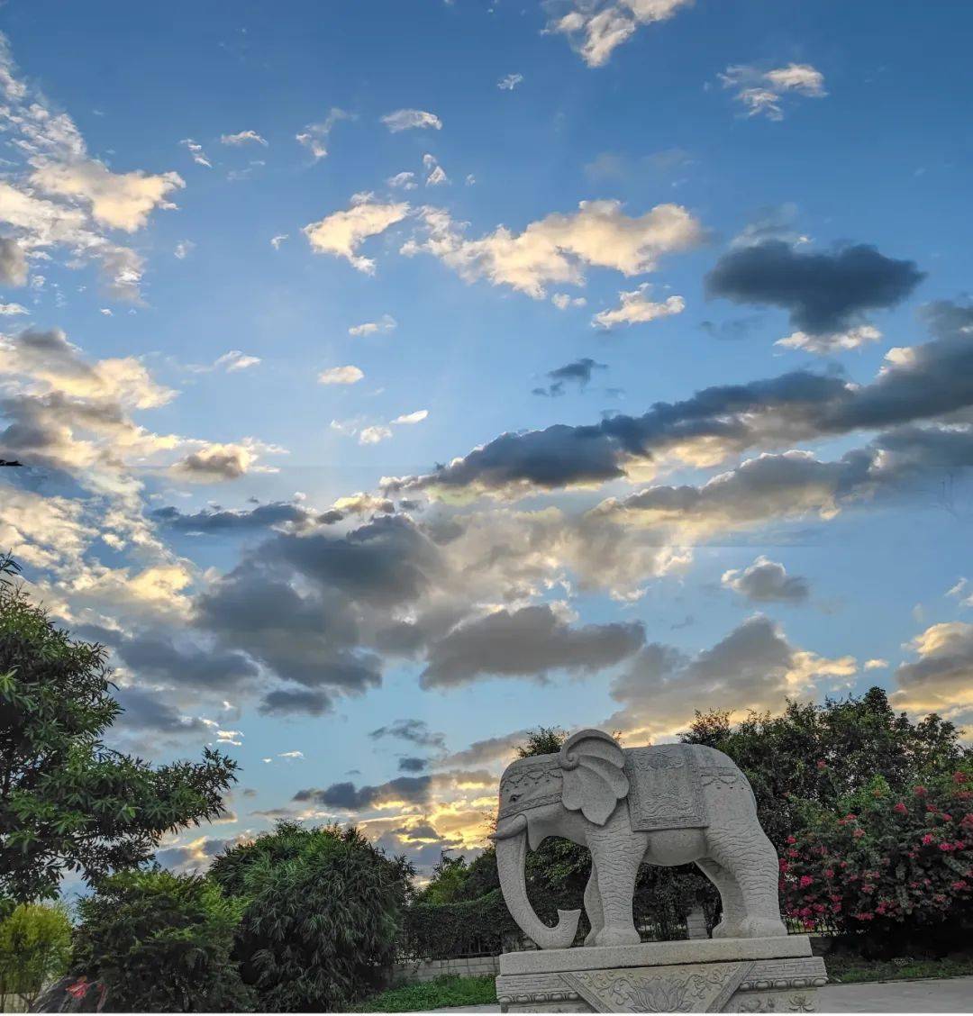 溪美街拍丨天空为幕云作画!南安真美