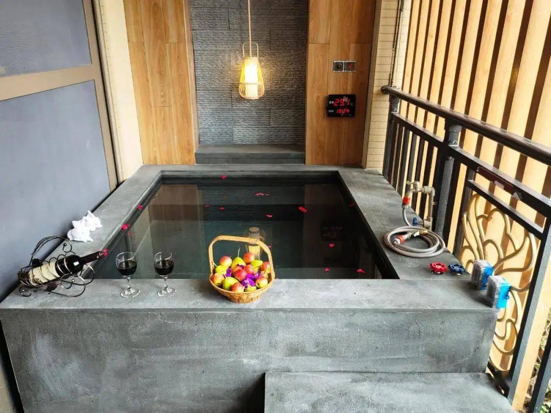 限量抢购贺州西溪森林酒店温泉泡池房3池水2大1小自助早餐自助晚餐