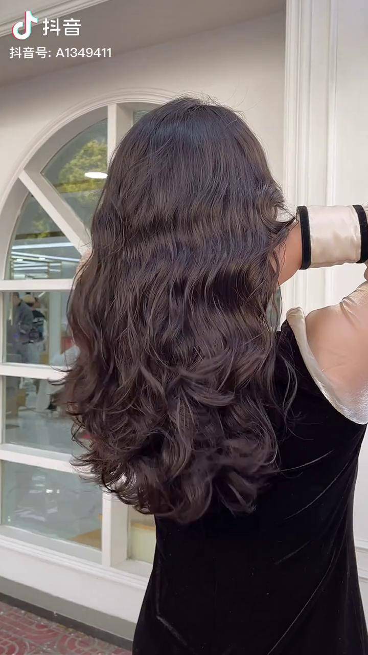 2021年最火木马卷冷咖棕色适1840岁女性免打理特别好看保存去找托尼吧
