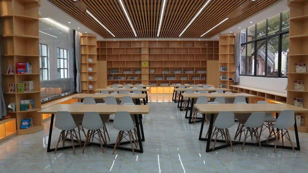校长来了市南坛小学实验学校校长朱文辉让每一个孩子在校园里幸福地