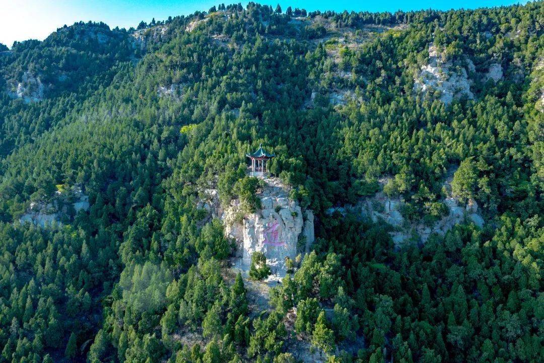 龍門山 | 攝影:斬雲劍濟南南部山區龍門山泉水淙淙,山谷幽靜,飛瀑如練