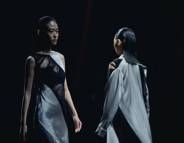 设计 一场跨越时空的艺术绽放上海时装周，TU用一场秀展示可持续发展