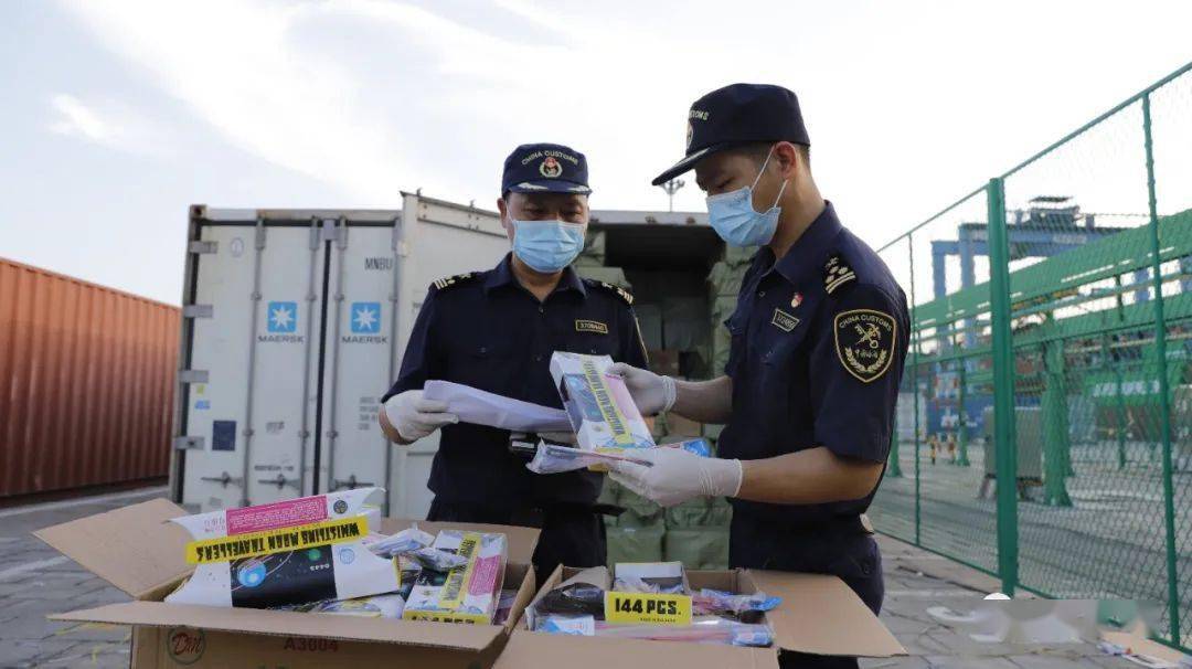 太危险37吨码头集装箱里藏炸药厦门海关查获