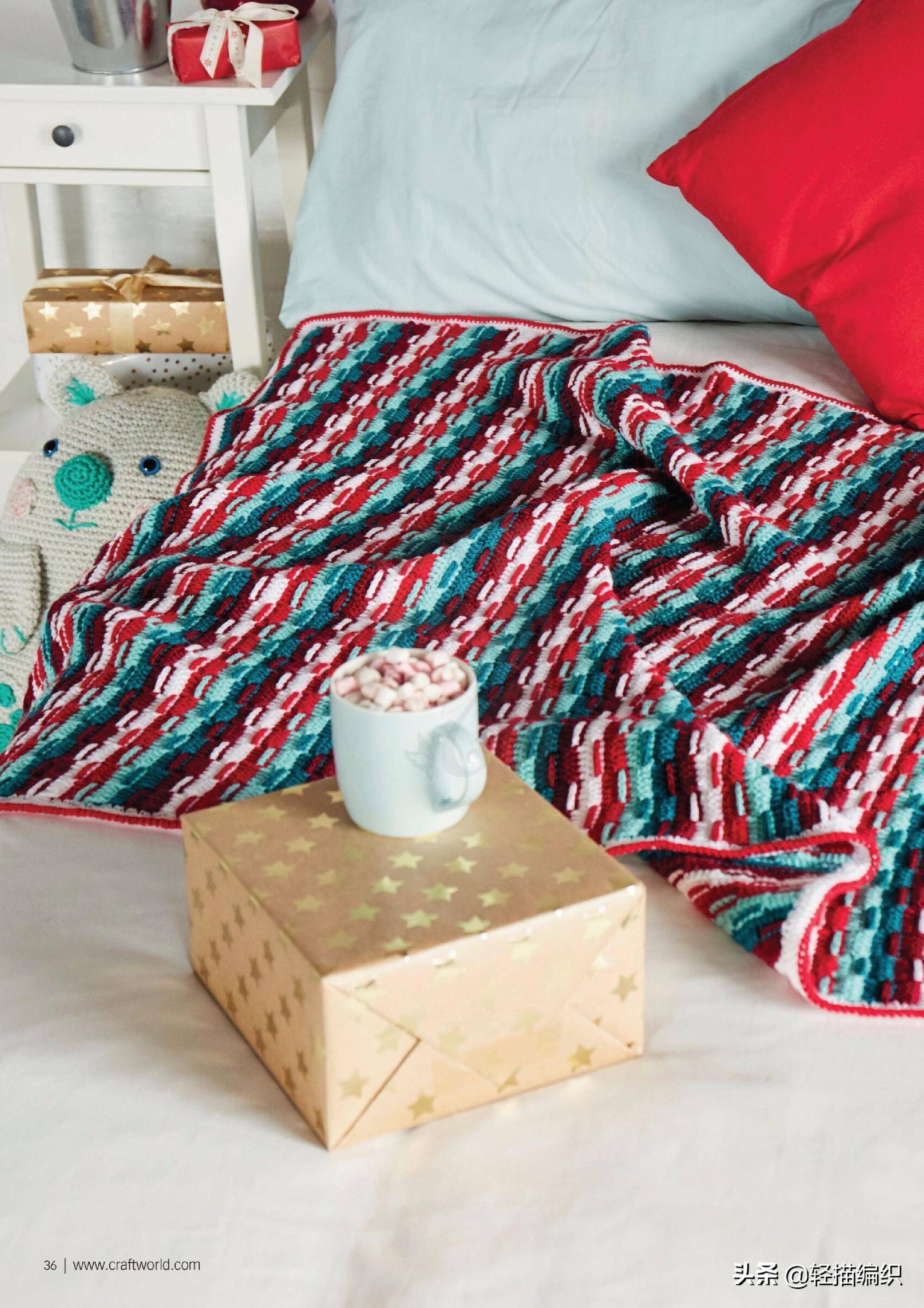 两床提花盖毯,花样精美,漂亮实用,麻花靠背也不错